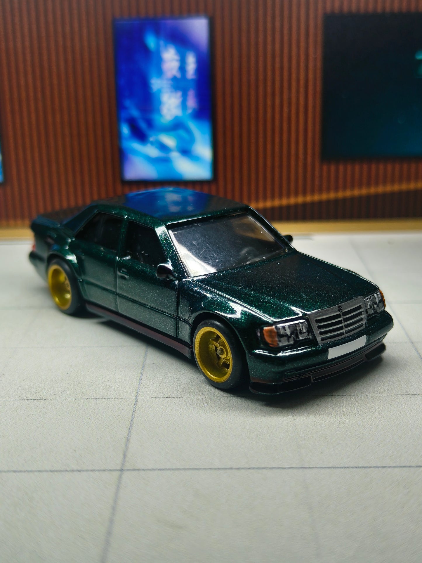 Hot wheels Mercedes-Benz 500 E CUSTOM