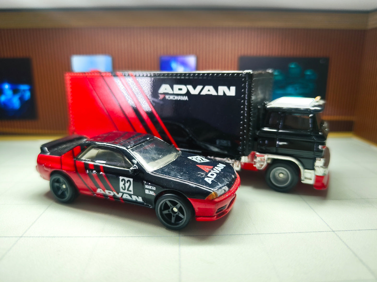 Hot wheels Team Transport Nissan Skyline GT-R