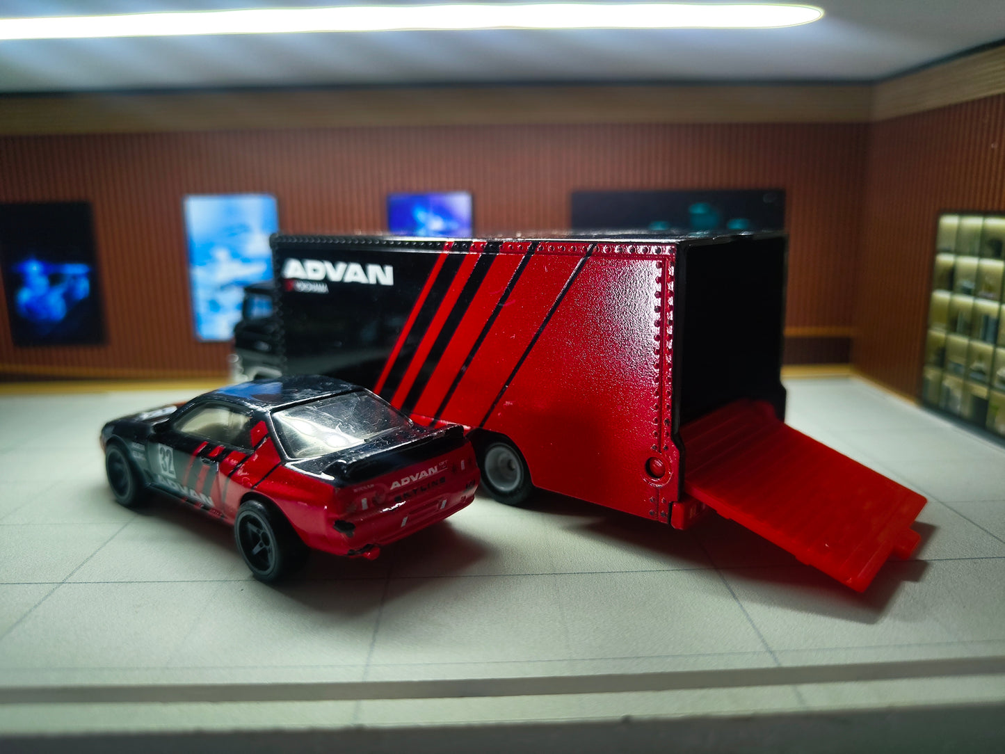 Hot wheels Team Transport Nissan Skyline GT-R