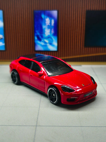 Hot wheels Porsche Panamera Turbo S E-Hybrid Sport