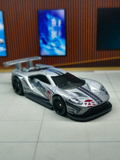 Hot wheels 2016 Ford GT Race