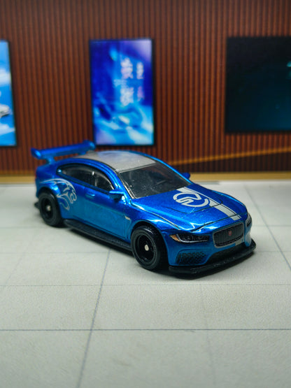 Hot wheels Premium Jaguar XE SV Project 8