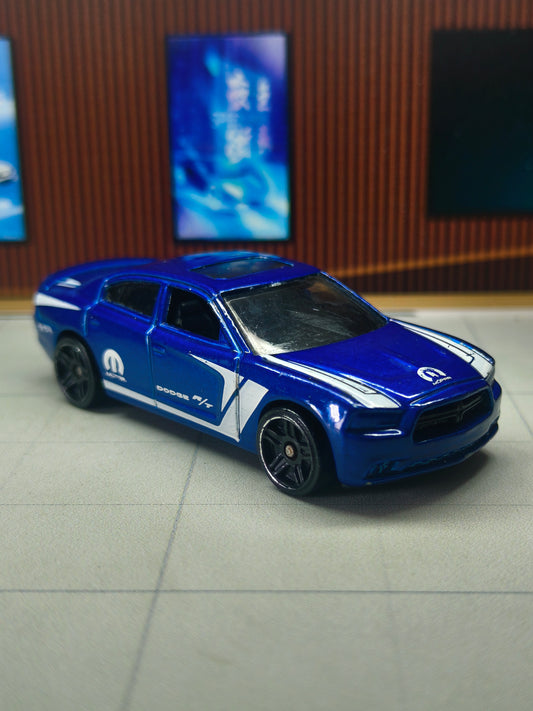 Hot wheels '11 Dodge Charger R/T