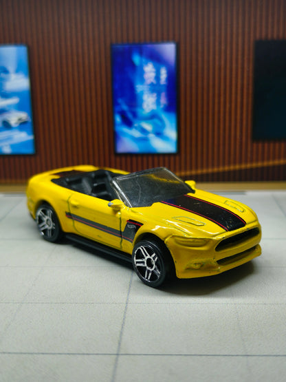 Hot wheels 2015 Ford Mustang GT Convertible