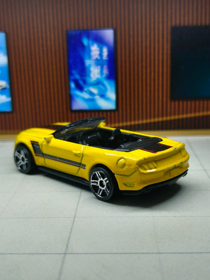 Hot wheels 2015 Ford Mustang GT Convertible