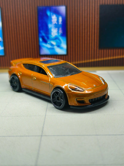 Hot Wheels Porsche Panamera Turbo S E-Hybrid