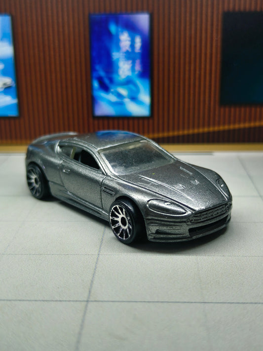 Hot wheels '10 Aston Martin DBS