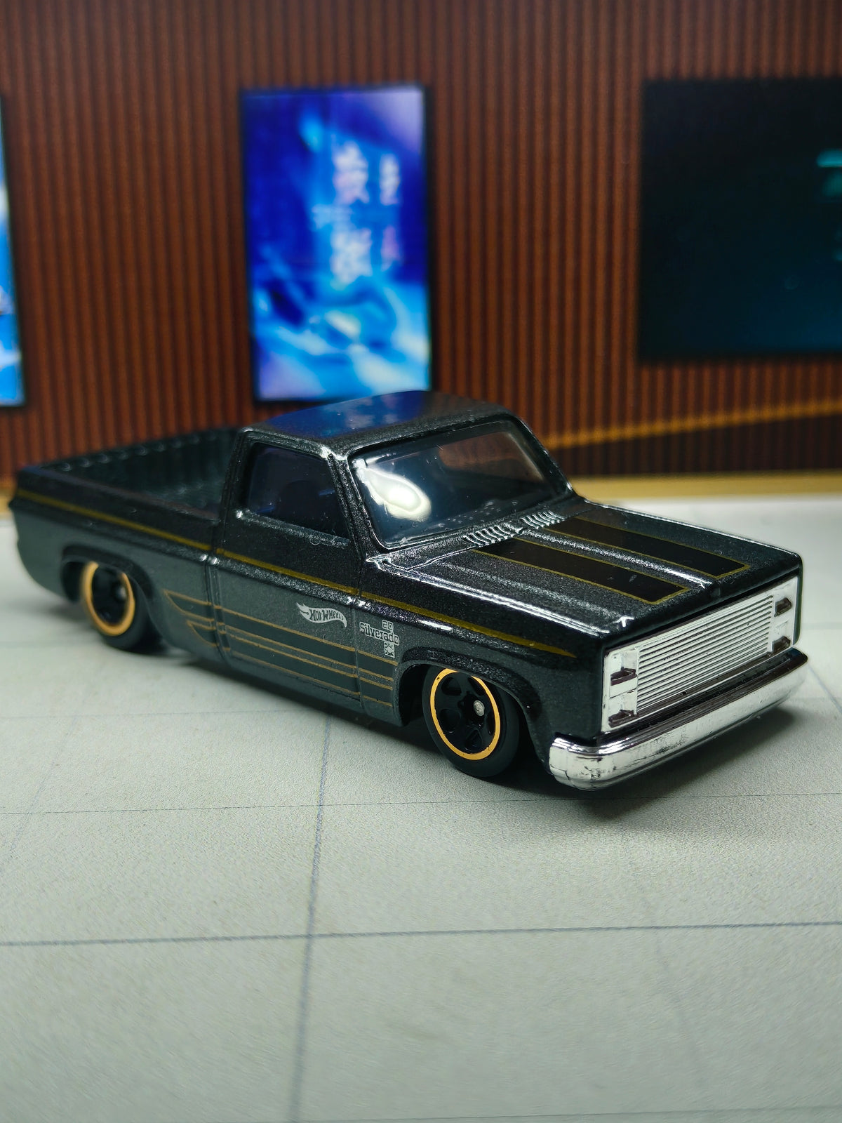 Hot wheels '83 Chevy Silverado