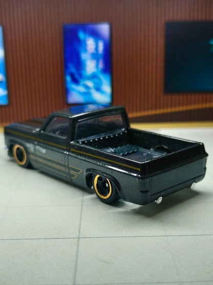 Hot wheels '83 Chevy Silverado