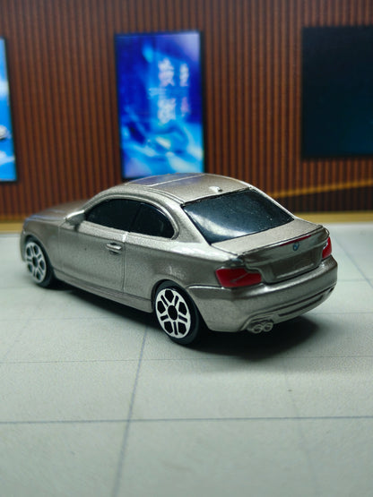 Maisto BMW 1 Series Coupe