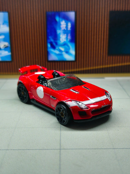 Hot wheels '15 Jaguar F-Type Project 7
